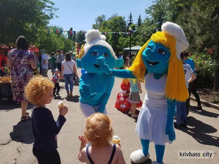 В Криворожском парке прошел фестиваль "Страна детства" (ФОТОРЕПОРТАЖ)