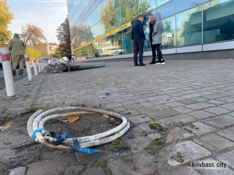 У центрі Кривого Рогу демонтували незаконно встановлені білборди