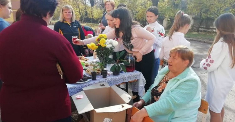 Маленькая школа с большой миссией: в Кривом Роге дети собрали деньги на лечение для онкобольной девочки