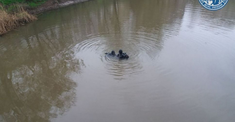 В Кривом Роге водолазы не дали жителям одного из районов города остаться без питьевой воды (фото)