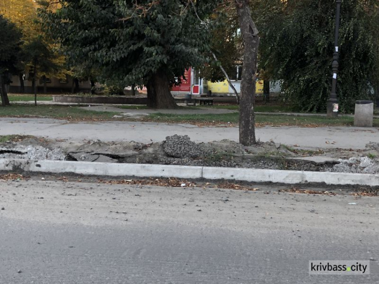 Готовы укладывать асфальт: в Кривом Роге продолжается капремонт северной магистрали (ФОТОФАКТ)