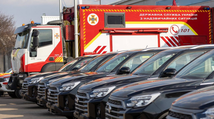 Для розмінування територій і пошуку людей: піротехніки Дніпропетровщини отримали сучасне оснащення