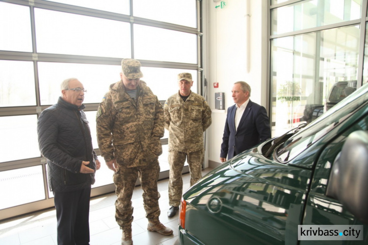 Автомобиль, отремонтированный в Кривом Роге, отправится в зону АТО (ФОТО)