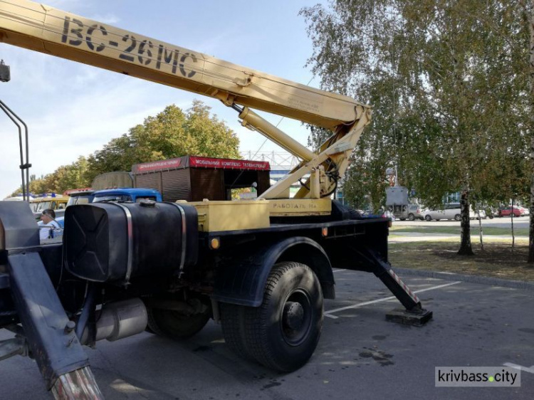 Всегда готовы прийти на помощь: в Кривом Роге ко Дню спасателя организовали праздник (ФОТО)