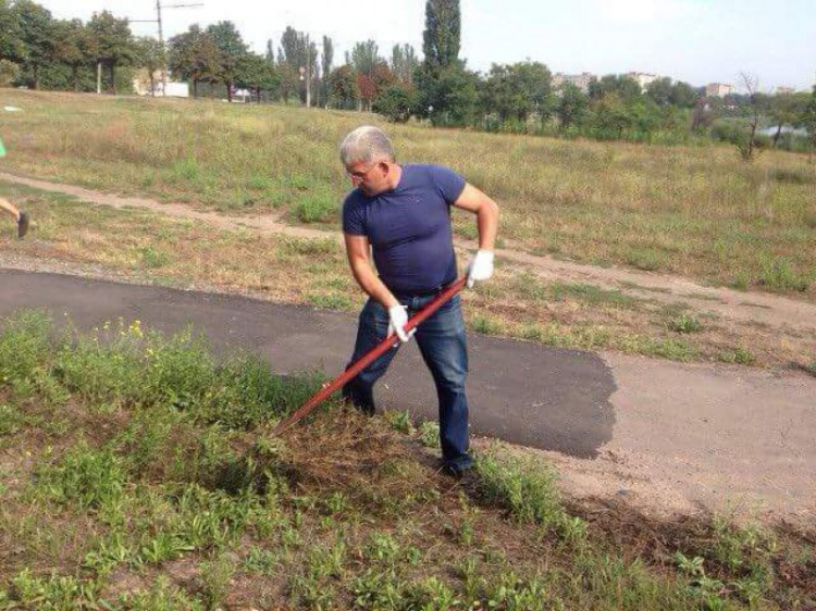 Криворожане присоединились к акции "Наш город - чистый город"  (ФОТО)