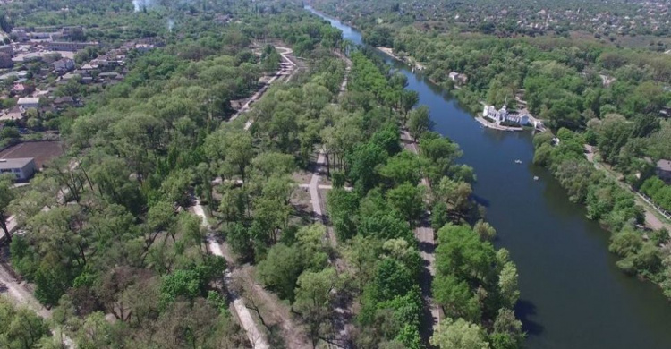 В Гданцевском парке в Кривом Роге появились альтанки