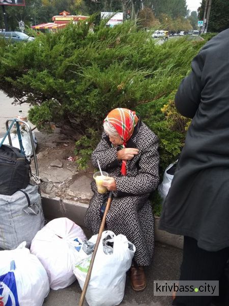 В центре Кривого Рога разбили палатки и бесплатно раздавали еду (ФОТО)