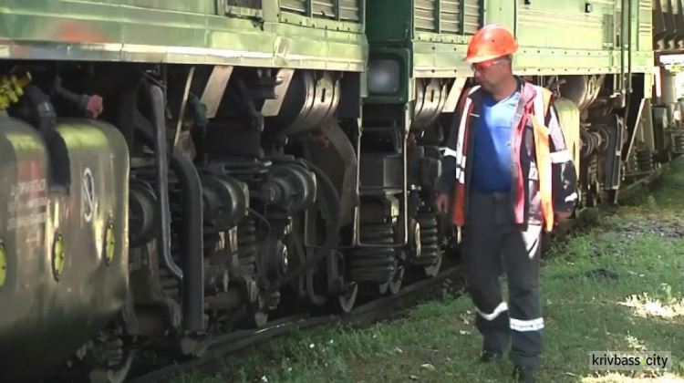 В карьерах Кривого Рога заработали новые тепловозы (ФОТО)