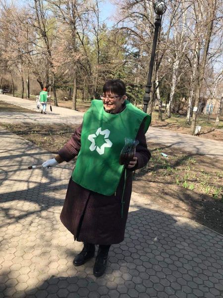 В Кривом Роге ещё один сквер и детскую площадку привели в порядок (фото)