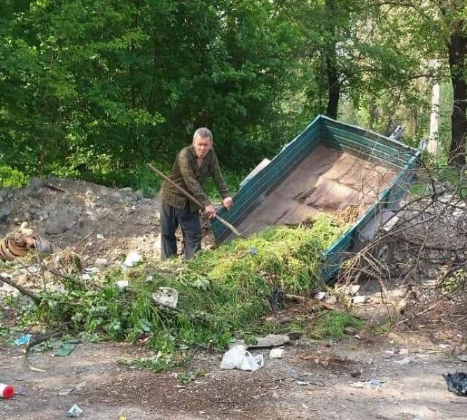 Чисто там, где не мусорят: в Кривом Роге нарушителей застали на "горячем" и сразу выписали штраф (фото)