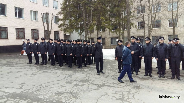 В Кривом Роге курсанты Днепропетровского университета внутренних дел приняли присягу(ФОТОРЕПОРТАЖ)