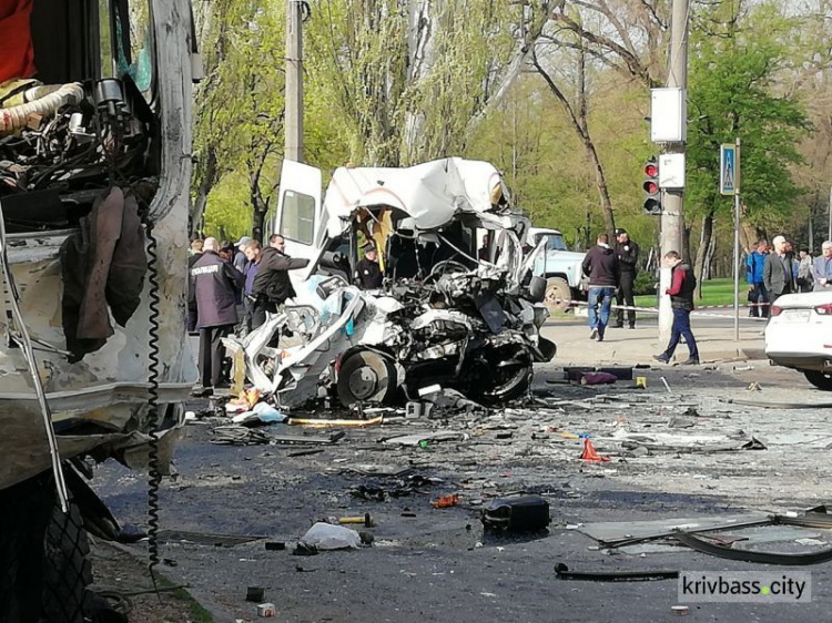 Жуткое ДТП в Кривом Роге: 7 погибших и больше 15 пострадавших (ВИДЕО, ФОТО) (ОБНОВЛЕНО)