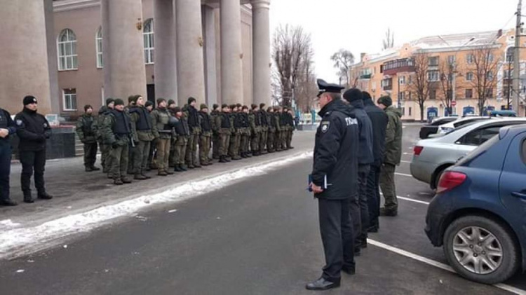 В Кривом Роге нацгвардейцы с правоохранителями в усиленном режиме будут охранять улицы (фото)