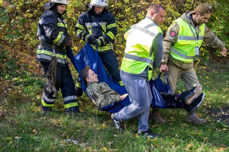 Спасатели группы "Поиск-КР" провели поиск людей в промышленной зоне Кривого Рога (ФОТО)