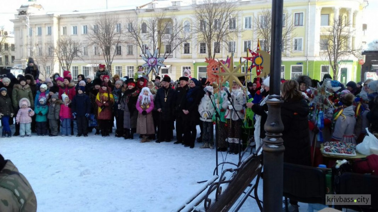 Весело и ярко: по центральной улице Кривого Рога прошёл городской вертеп "Рождественская звезда" (фото)