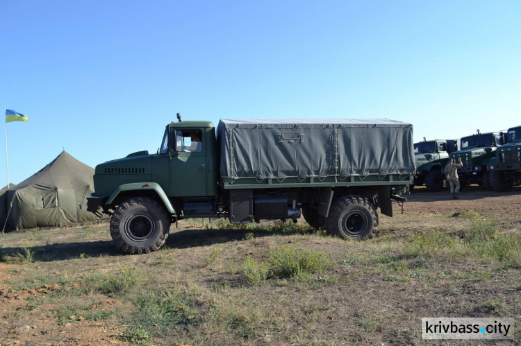 В 17-й танковой бригаде Кривого Рога на вооружении появились новые машины (ФОТО)