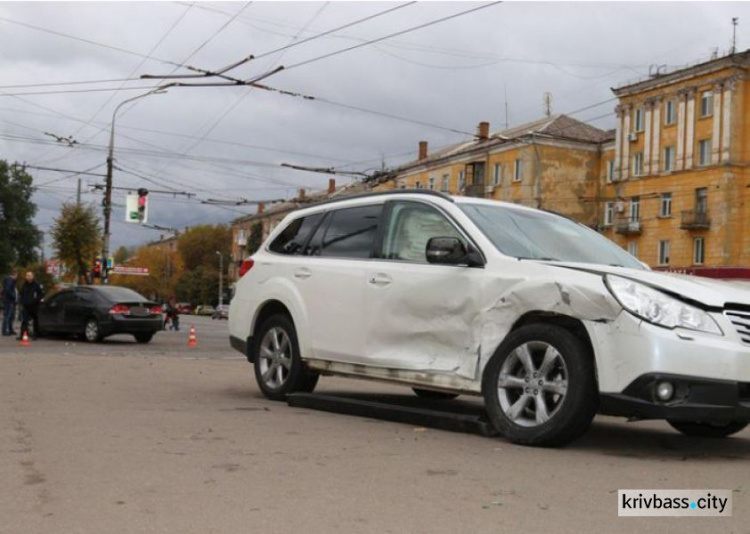 Из-за аварии двух иномарок в Кривом Роге пострадали двое детей (ФОТО)