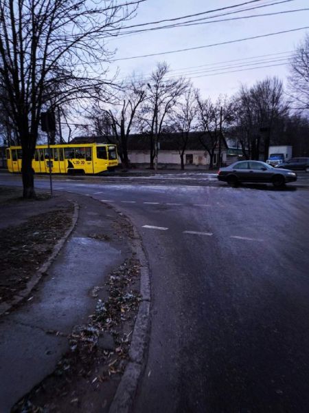 Как в Венеции: улицу Криворожстали в Кривом Роге затопило водой из-за порыва водопровода (фото)