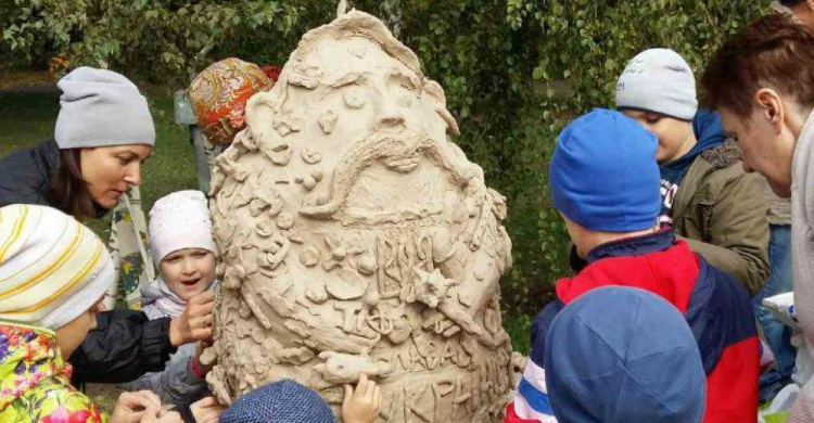 В Кривом Роге провели акцию «С глиной в руках, с мыслями о вечном» (ФОТО)