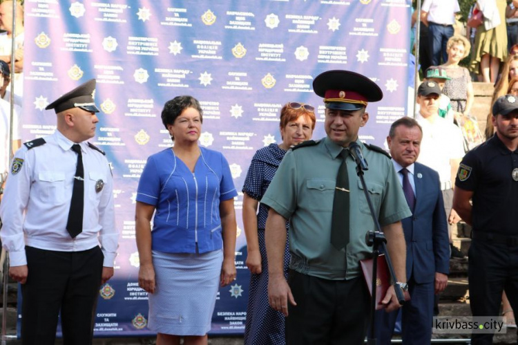 Голуби, флаг из шаров и квесты: в Кривом Роге День знаний прошел по-новому (ФОТОРЕПОРТАЖ) + (ВИДЕО)