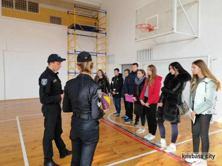 В Кривом Роге будущие абитуриенты выполняли квест по правам детей и стреляли из пистолета (ФОТО)