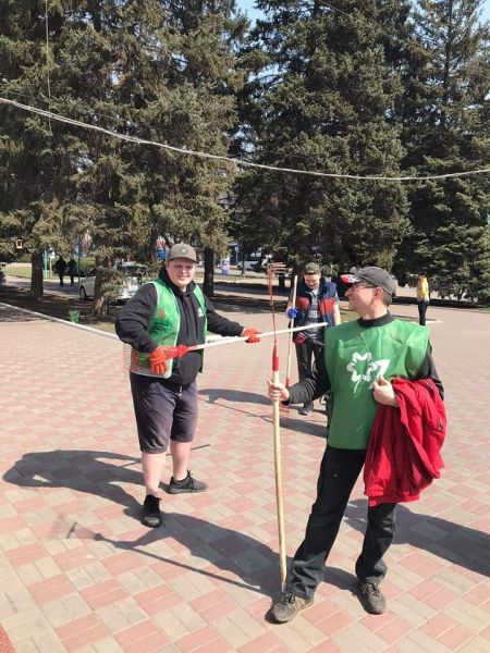 В Кривом Роге ещё один сквер и детскую площадку привели в порядок (фото)