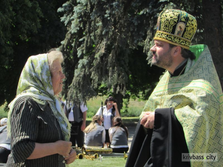 В Кривом Роге открыли памятник последнему кошевому атаману (ФОТО) +(ВИДЕО)+(ОБНОВЛЕНО)