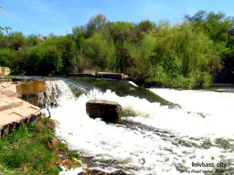 В Кривом Роге на водоёме утонул подросток