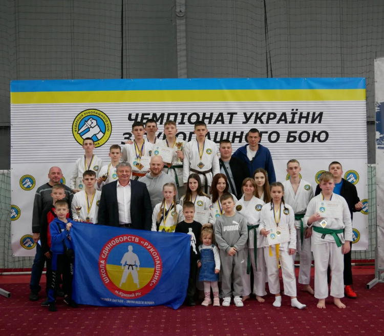 Криворізькі спортсмени у другий день чемпіонату України з рукопашного бою вибороли 11 медалей