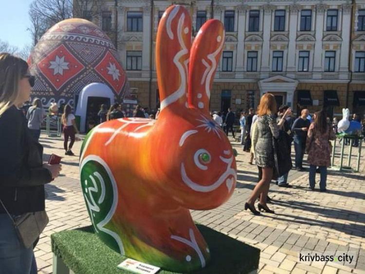 Криворожане участвуют в фестивале пасхальных зайцев и писанок в Киеве (ФОТОРЕПОРТАЖ)