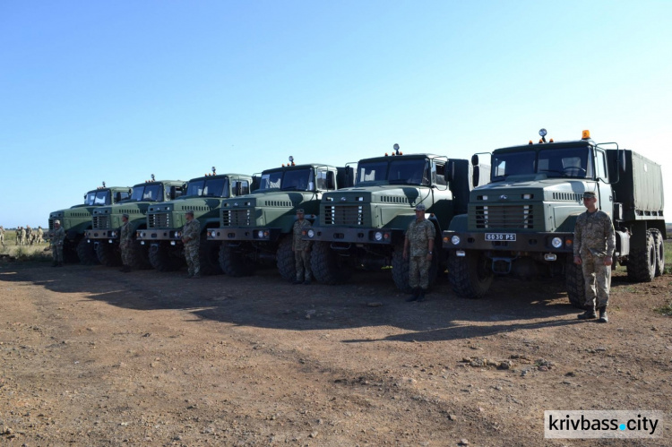 В 17-й танковой бригаде Кривого Рога на вооружении появились новые машины (ФОТО)