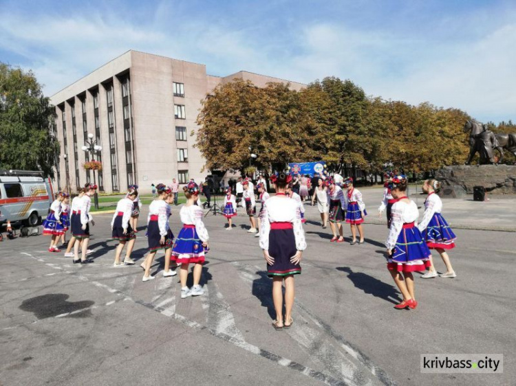 Всегда готовы прийти на помощь: в Кривом Роге ко Дню спасателя организовали праздник (ФОТО)