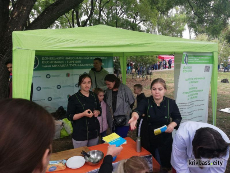 "Город профессий": юные криворожане пробовали себя в роли спасателей, врачей, модельеров и не только (ФОТО)