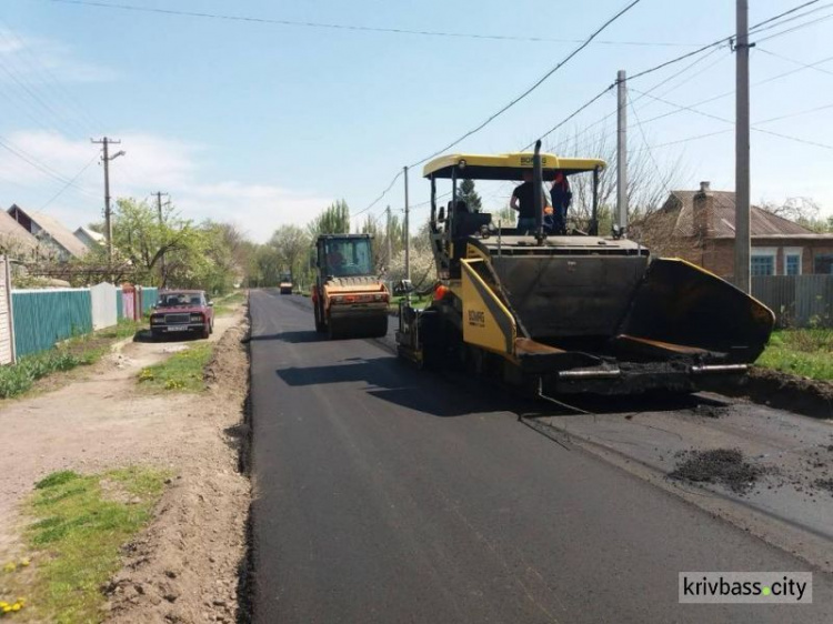 В Кривом Роге продолжаются работы по ремонту дорог (ФОТОФАКТ)