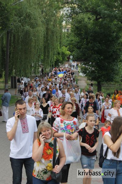 Красота этнической моды: в Кривом Роге прошел парад вышиванок (ФОТО, ВИДЕО)