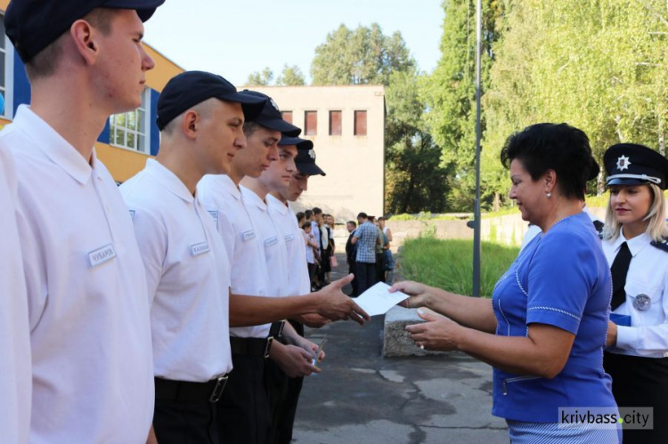 Голуби, флаг из шаров и квесты: в Кривом Роге День знаний прошел по-новому (ФОТОРЕПОРТАЖ) + (ВИДЕО)