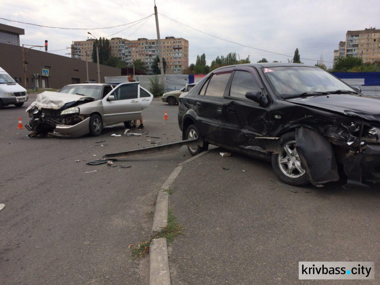 В Кривом Роге столкнулись две китайские иномарки (ФОТО)