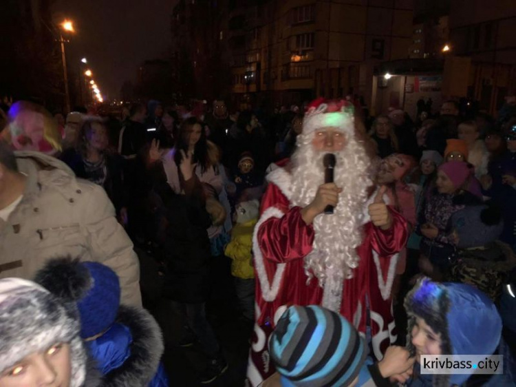 В микрорайоне Восточный Кривого Рога встречали Новый год ярким салютом (ВИДЕО+ФОТО)