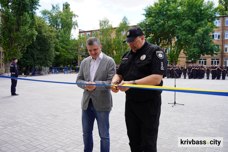 До Дня Конституції у Донецькому державному університеті внутрішніх справ відкрили стройовий плац, створений за сприяння Метінвесту