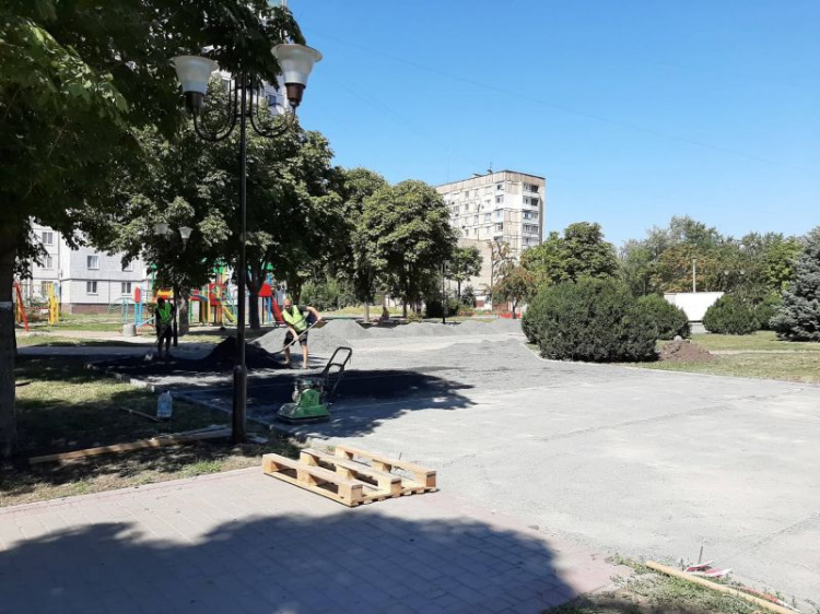 При поддержке Метинвест в Кривом Роге в микрорайоне Ингулец обустраивают многофункциональный сквер