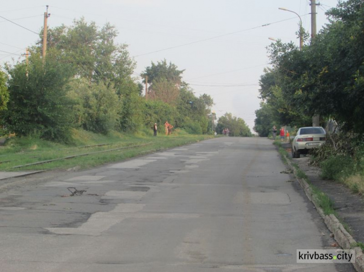 В Кривом Роге отчаявшиеся жильцы перекрыли движение в двух районах города, требуя восстановить электроснабжение (фото)