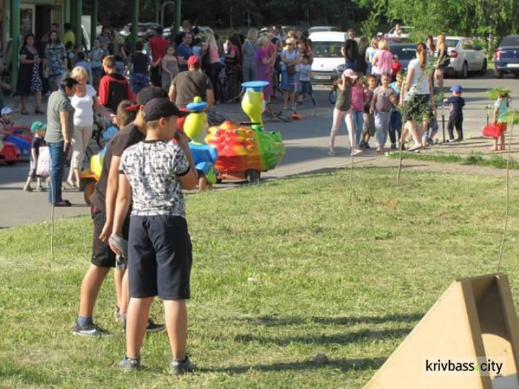 В Кривом Роге громада микрорайона провела праздник ко Дню защиты детей (ФОТОРЕПОРТАЖ)