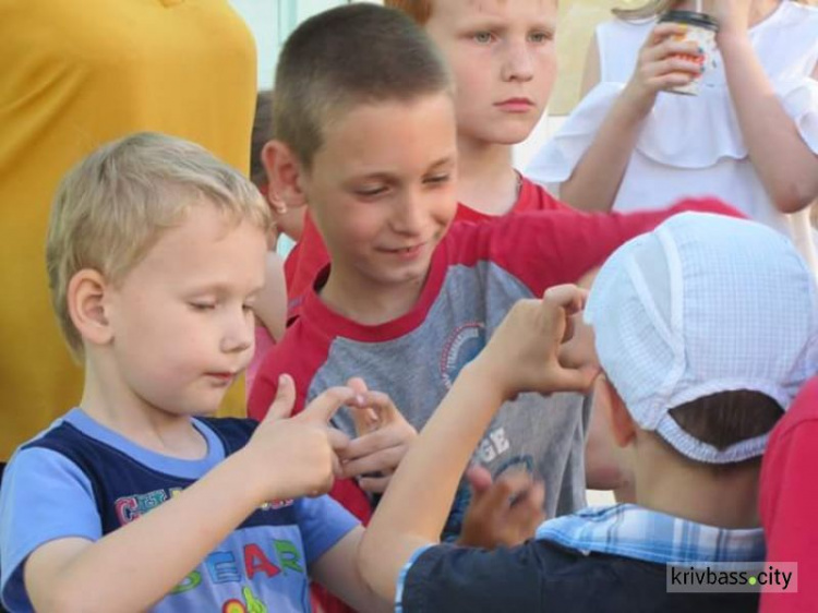 В Кривом Роге громада микрорайона провела праздник ко Дню защиты детей (ФОТОРЕПОРТАЖ)