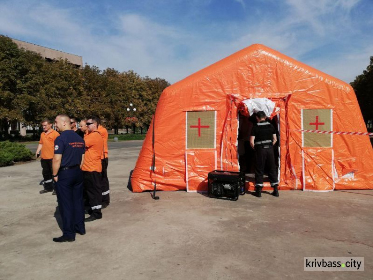 Всегда готовы прийти на помощь: в Кривом Роге ко Дню спасателя организовали праздник (ФОТО)