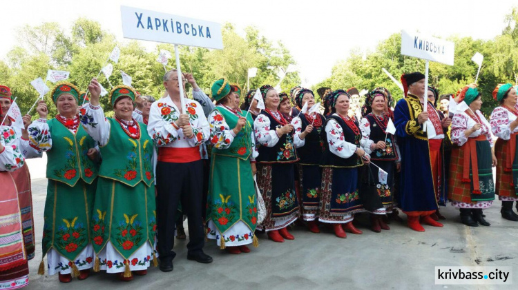 В Кривом Роге стартовал Всеукраинский фестиваль народного творчества «Червона Калина» (ФОТО+ОБНОВЛЕНО)