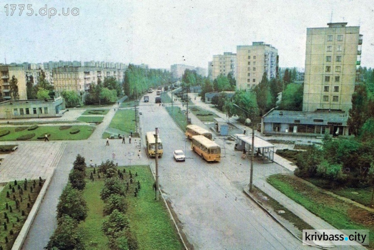 На каком транспорте возили жителей Кривого Рога 40 лет назад (ФОТО)