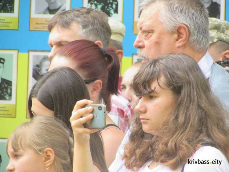 Комбат и замкомбата батальона "Кривбасс" попросили прощения у родных погибших бойцов (фото)