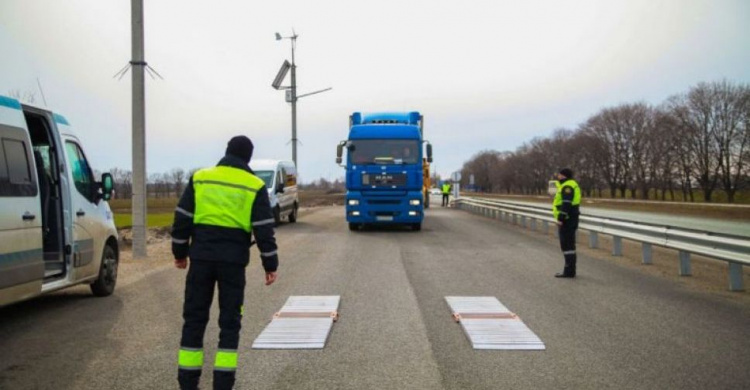 80 000 гривен за перегруженную фуру: на трассе "Днепр - Кривой Рог" выявили нарушителя-рекордсмена