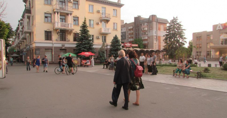 Песни под гитару и баян: в Кривом Роге криворожан приглашают попеть (фото)