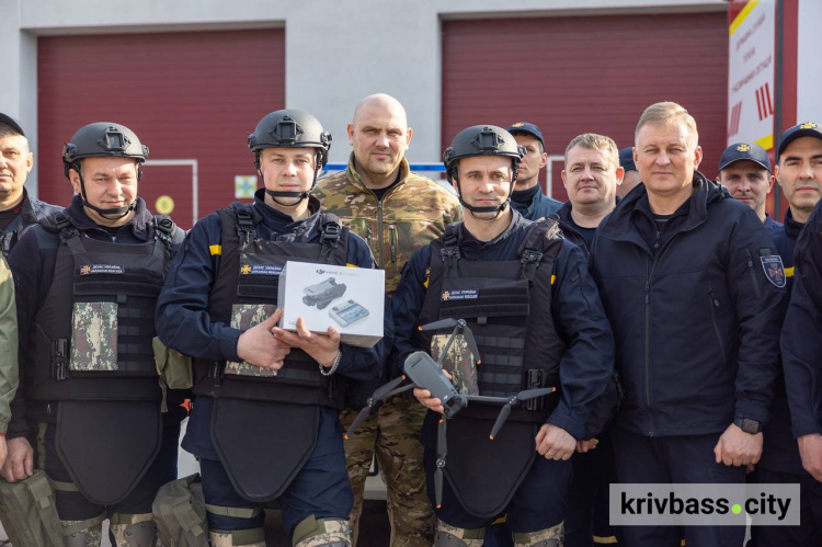 Для розмінування територій і пошуку людей: піротехніки Дніпропетровщини отримали сучасне оснащення